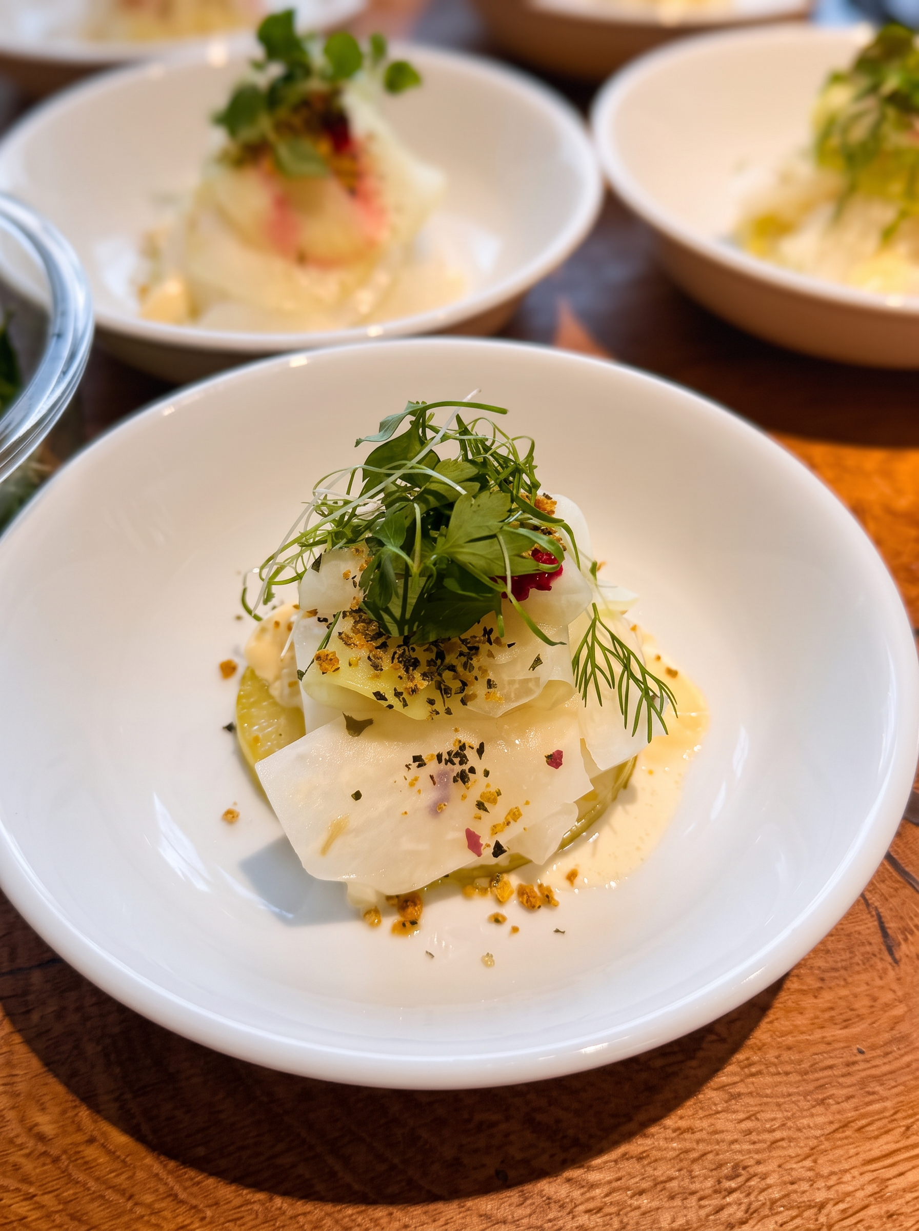 Kohlrabi, grüner Apfel und Kräuter